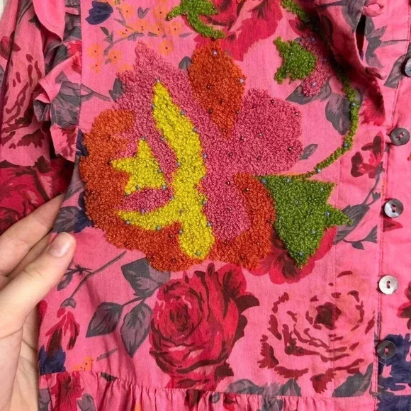 Oh My Stars pink floral embroidered 3/4 sleeve scallop hem button down small H50 - Picture 3 of 8